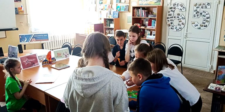 Даруя людям мудрость книг…