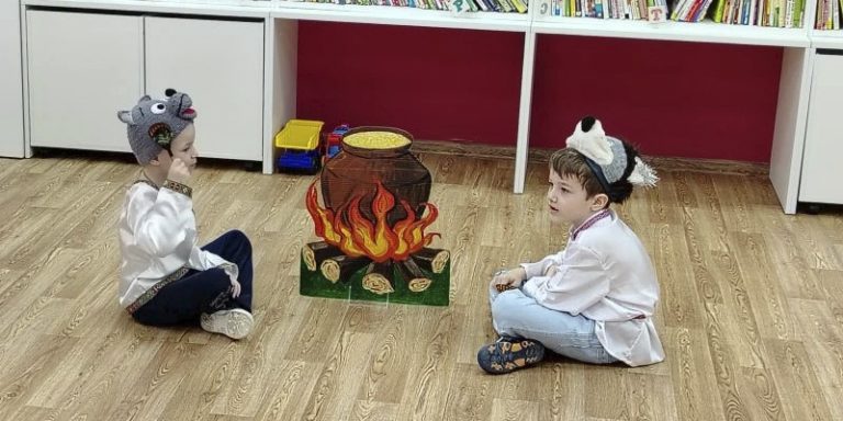 Театральный праздник в библиотеке