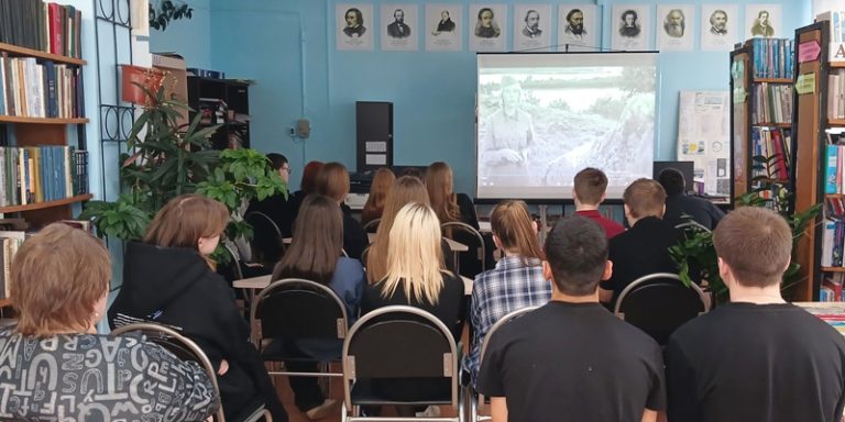 Подвиг девчонок на экране и в сердце