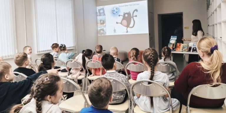 В объятиях пушистости: путешествие с мурлыками