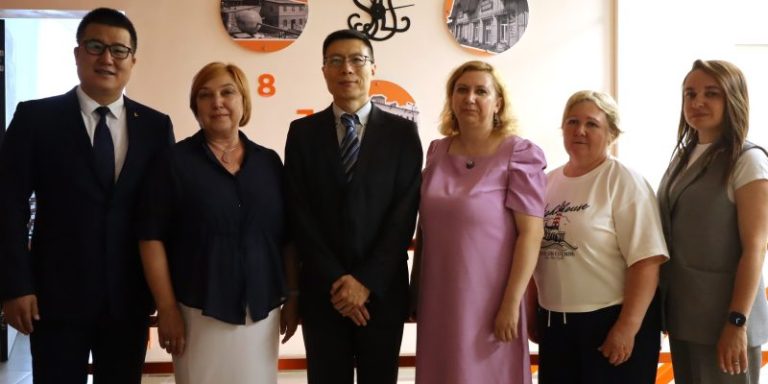Встреча с Востоком: консул КНР в Сысерти
