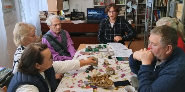 От документов к минералам